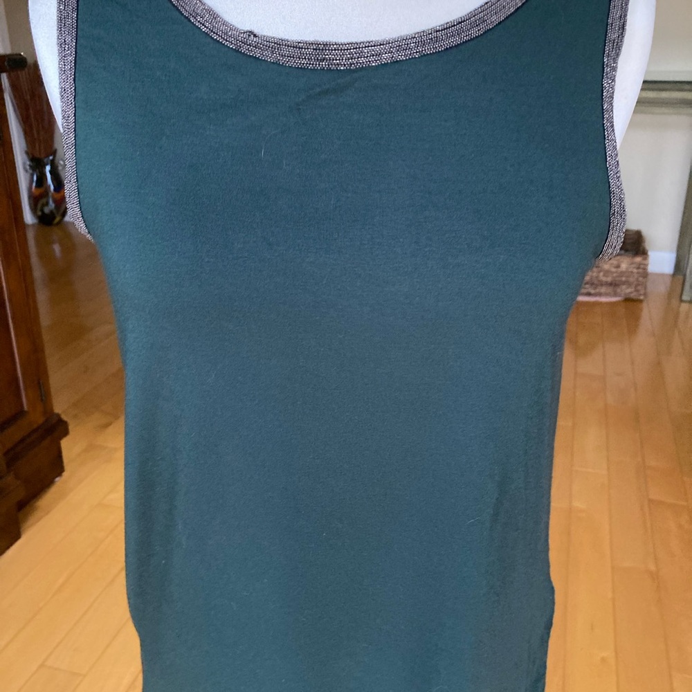 Anne Klein hunter green tank top.
